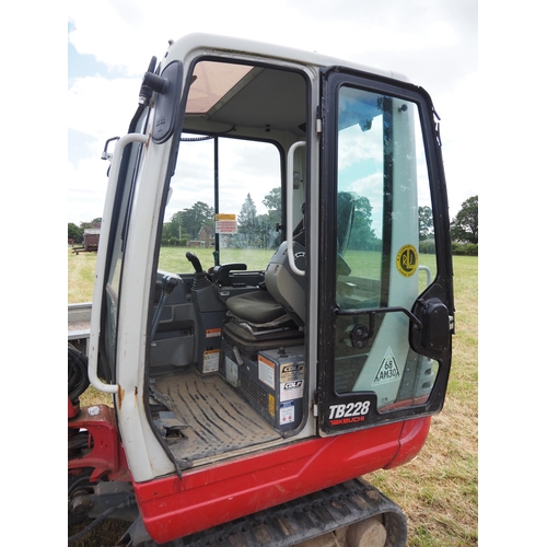 458 - Takeuchi TB228 mini digger. 2015. C/w ditching bucket and 4 digging buckets, 2039 hours, one owner. ... 