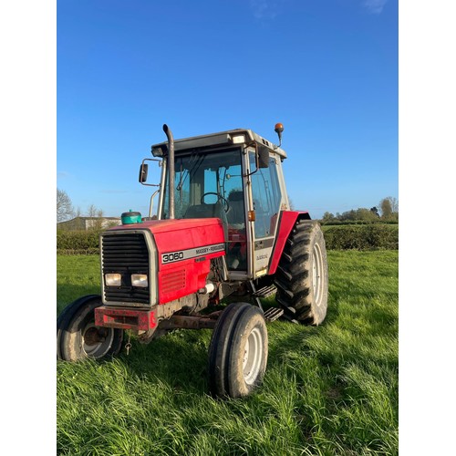 391 - Massey Ferguson 3060 tractor. Runs and drives. Starts well. Genuine off farm tractor showing low hou... 