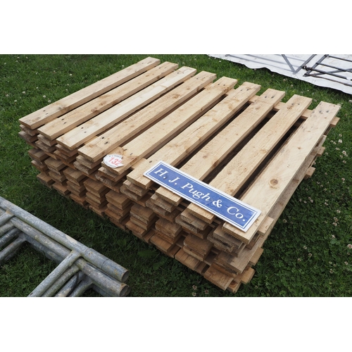 132 - Fence panels 4ft x 3ft - 10