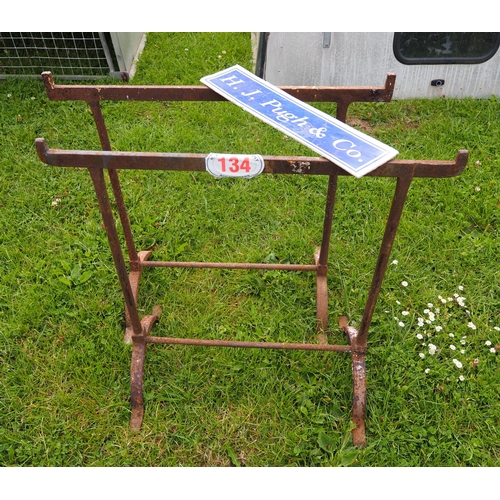 134 - Blacksmiths trestles - 2