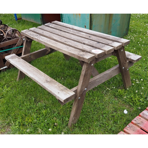 351 - Picnic bench