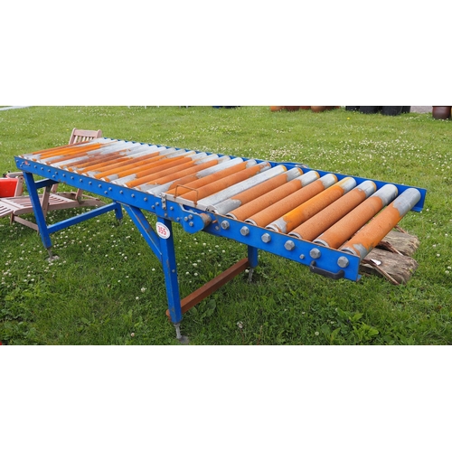 355 - Conveyor table