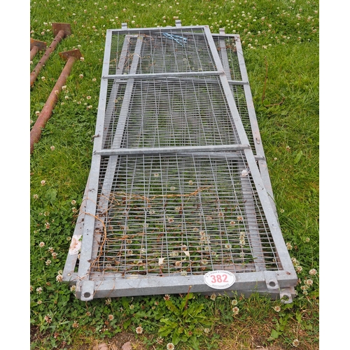 382 - Mesh galvanised sides 8ft