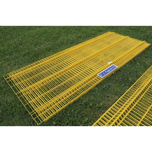 44 - Yellow mesh fencing 3.0m x 1.2m - 10