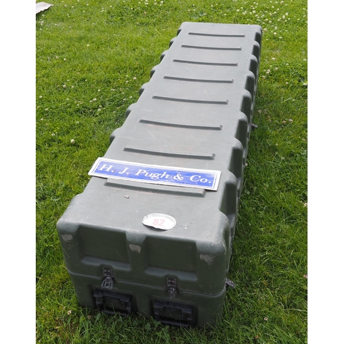 82 - Plastic heavy duty case 6ft x 2ft