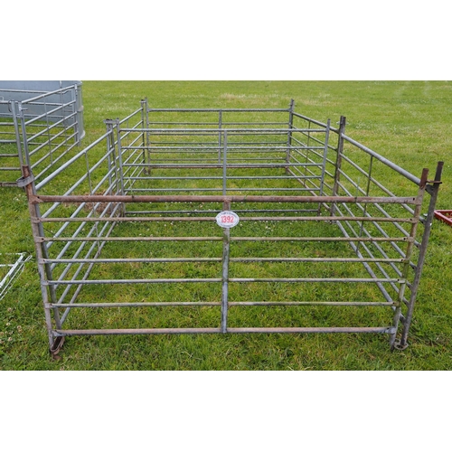 1392 - Galvanised hurdles 6ft - 7