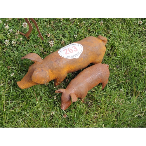 263 - Cast iron pig garden feature - 2