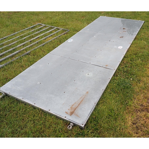 1414 - Galvanised sheeted barrier 12ft