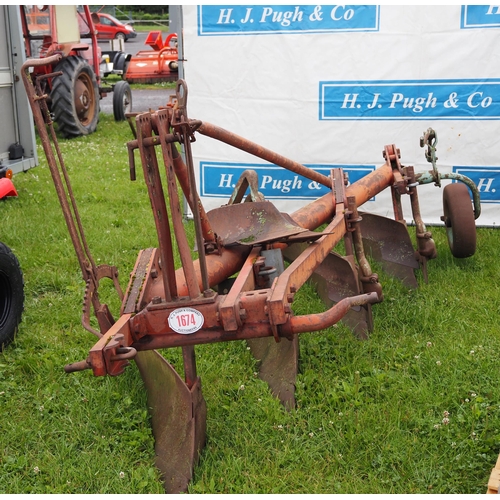 1674 - Bamford Kverneland 4 furrow plough