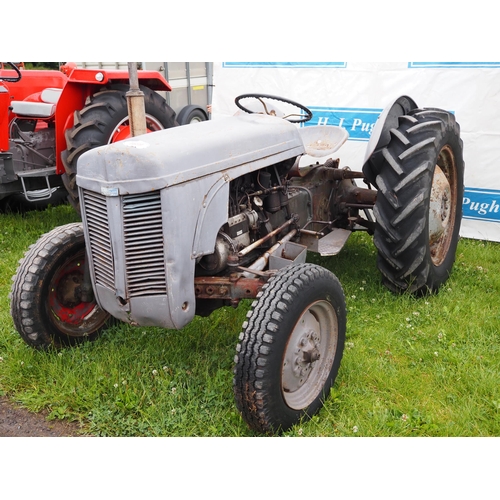 1689 - Ferguson T20 diesel tractor. Key in office