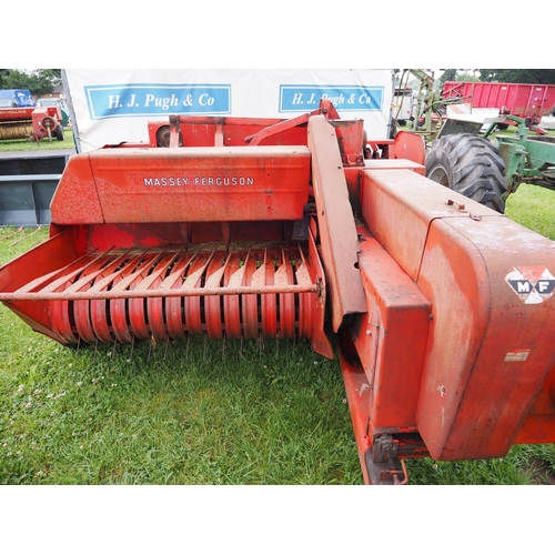 1747 - Massey Ferguson 20-8 baler