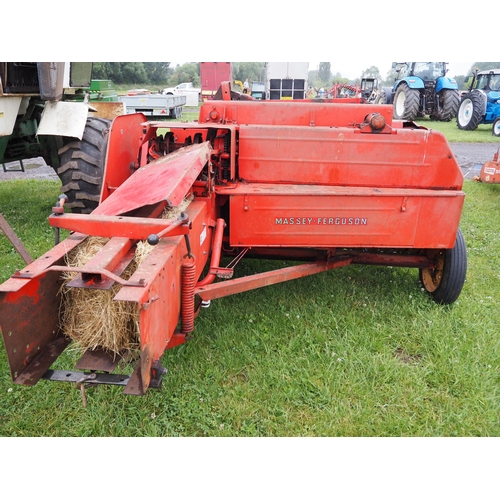 1747 - Massey Ferguson 20-8 baler