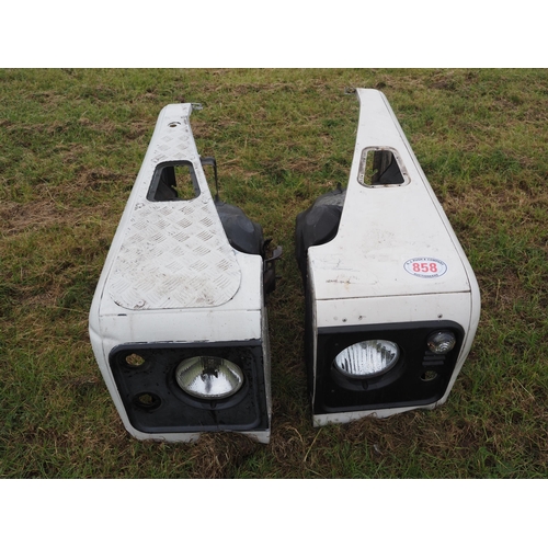 858 - Land Rover front light panels