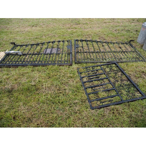 880 - Pair of metal gates 5ft and pedestrian gate 3ft