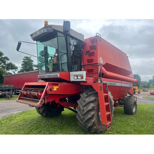 1718 - Massey Ferguson 40RS combine harvester. Drove to sale field. Comes with 20ft Powerflow header and tr... 