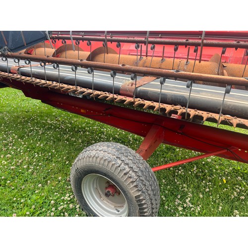 1718 - Massey Ferguson 40RS combine harvester. Drove to sale field. Comes with 20ft Powerflow header and tr... 