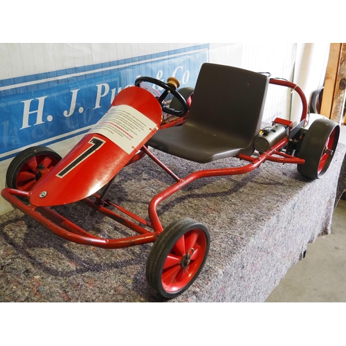 3096 - Childs vintage electric go-cart