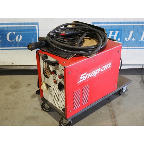 3116 - Snap On Pro Mig 185 mig welder with welding torches