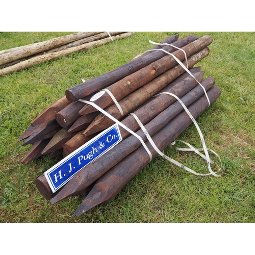 1536 - Creosoted stakes 5ft x4