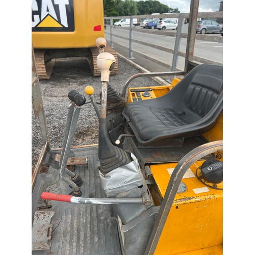 1774 - JCB 801/4 mini digger. Comes with spare bucket. Runs and drives. Key in office