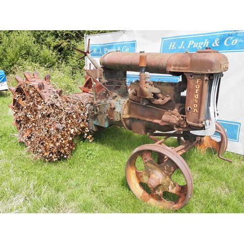 372 - Fordson E27N tractor. On steel wheels - spares
