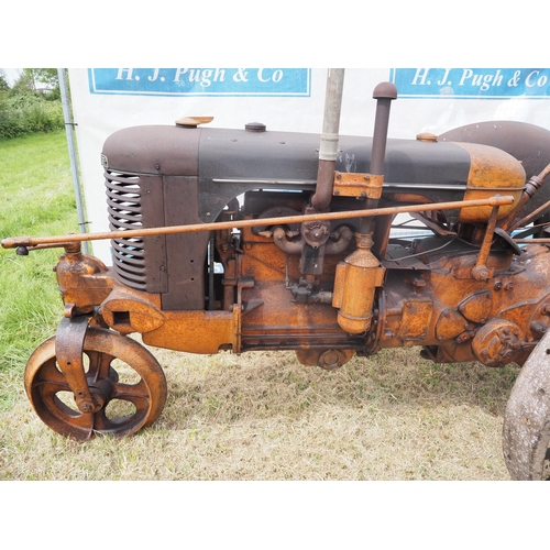 345 - Case SC row crop tractor on steel wheels. Pto, tool box