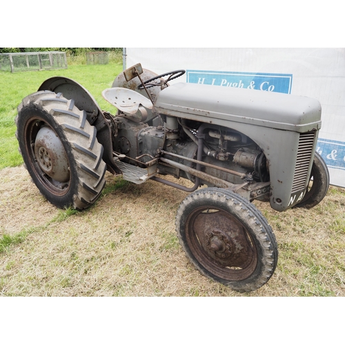 366 - Ferguson T20 tractor petrol. Reg NYA 51, no docs