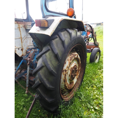 105 - Ford 4000 Force tractor. Runs and drives. Fitted with power steering and Tanco 968 Power loader. Sho... 
