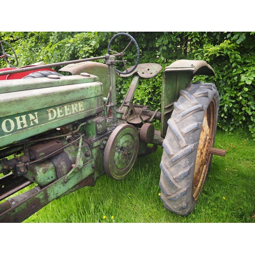 112 - John Deere B row crop tractor. S/n 107584