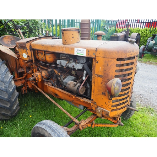 121 - Renault R7012325 tractor. S/n 1519045. Original condition