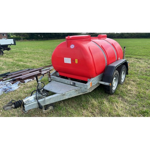 538 - Western 2000 litre Towed water bowser on twin axle.