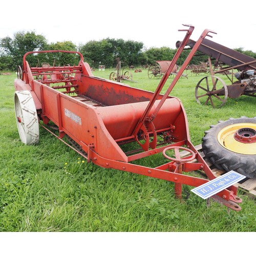 270 - IH McCormick farmyard manure spreader and rubber tyres