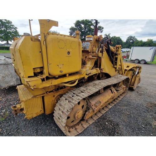 1777 - Komatsu drott crawler. Runs and drives. Good chains, sprockets and rollers