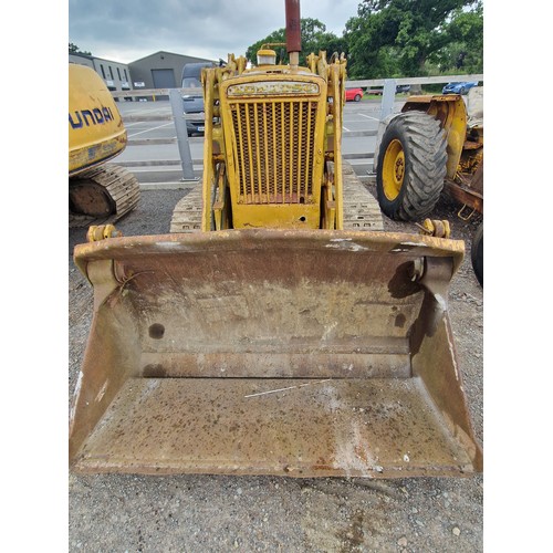 1777 - Komatsu drott crawler. Runs and drives. Good chains, sprockets and rollers