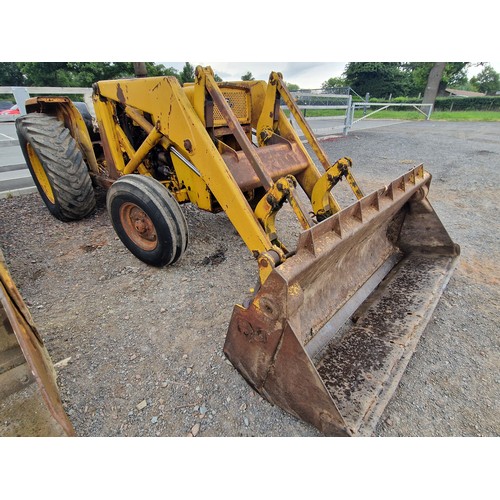 1778 - Massey Ferguson loader tractor with 4 in 1 bucket and rear weight. Runs and drives