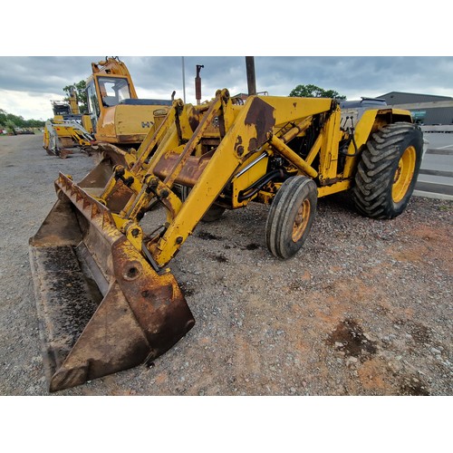 1778 - Massey Ferguson loader tractor with 4 in 1 bucket and rear weight. Runs and drives