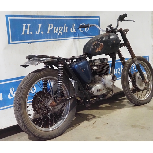 124 - Triumph T100R motorcycle project.
Frame number XD34766 T100R
Engine number XD34766 T100R
Comes with ... 