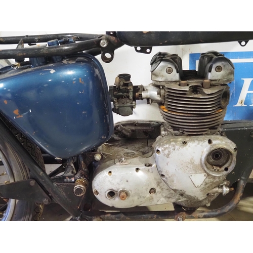 124 - Triumph T100R motorcycle project.
Frame number XD34766 T100R
Engine number XD34766 T100R
Comes with ... 