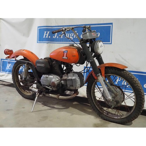 125 - Aermacchi Harley Davidson Sprint motorcycle project. 246cc.
Frame number SS2980
Engine turns over wi... 