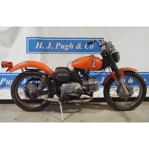 125 - Aermacchi Harley Davidson Sprint motorcycle project. 246cc.
Frame number SS2980
Engine turns over wi... 