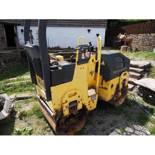 183 - Bomag BW 80ADH-2 vibrating roll. Runs and drives. Showing 334 hours. Year 2003