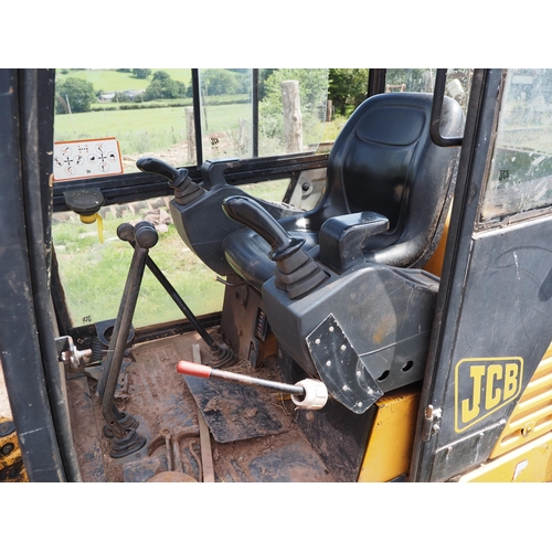 182 - JCB 8015 mini digger. In working order. Showing 3055 hours. C/w 5 buckets and quick hitch. 1 owner f... 