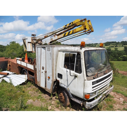 205 - Leyland DAF 45/130 lorry. Fitted with cherry picker body