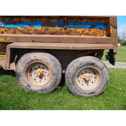 200 - Chieftain 14T dump trailer. 2001. Working order