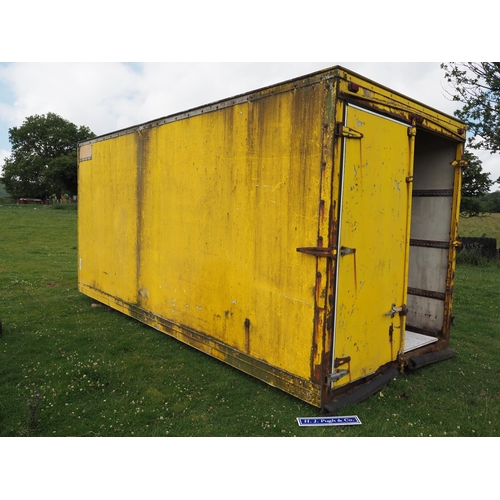 158 - Box container 18ft