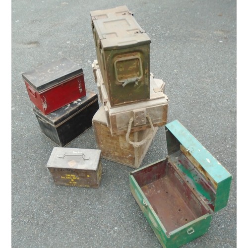 76 - Wood and metal Army boxes - 7