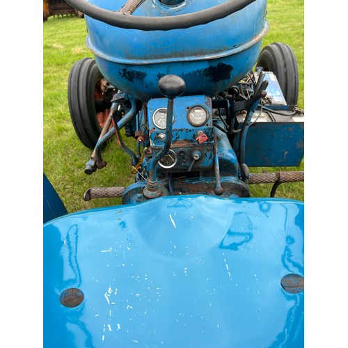 Fordson Major V8 Perkins tractor. Runs. Key in office