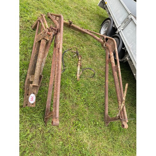 Ferguson loader c/w rams and brackets