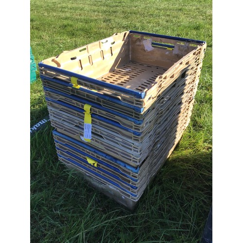 210 - Bale arm storage crates - 10