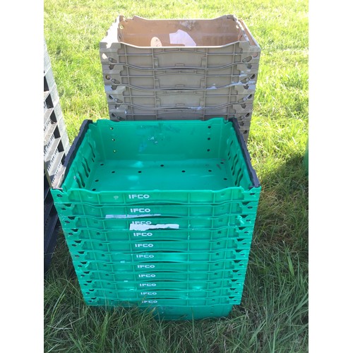 212 - Small bale arm storage crates - 20